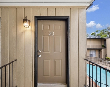 201 Emerson Street - Photo Thumbnail 12