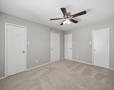 201 Emerson Street - Photo Thumbnail 8