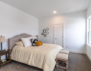 1236 W 25th Street - Photo Thumbnail 12