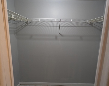1051 Clearmont Street Ne - Photo Thumbnail 5