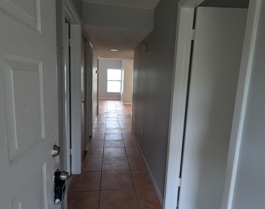 1051 Clearmont Street Ne - Photo Thumbnail 1