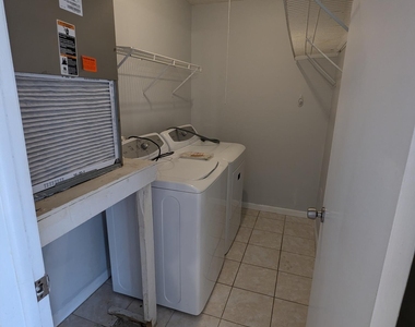 1051 Clearmont Street Ne - Photo Thumbnail 12