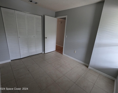 1051 Clearmont Street Ne - Photo Thumbnail 7