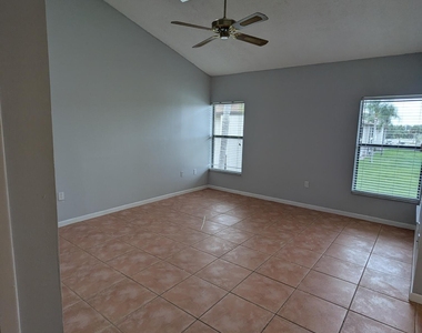 1051 Clearmont Street Ne - Photo Thumbnail 13