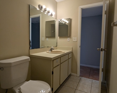 1051 Clearmont Street Ne - Photo Thumbnail 9