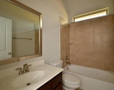 16911 Lady Bird Lake Court - Photo Thumbnail 12