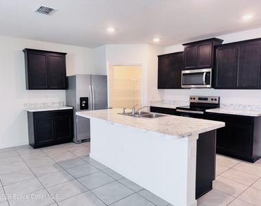 2158 Jupiter Boulevard Sw - Photo Thumbnail 6