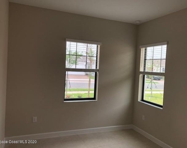 1703 Great Belt Circle - Photo Thumbnail 12