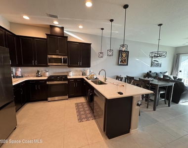 3010 Avalonia Drive - Photo Thumbnail 2
