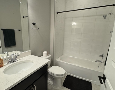 3010 Avalonia Drive - Photo Thumbnail 12