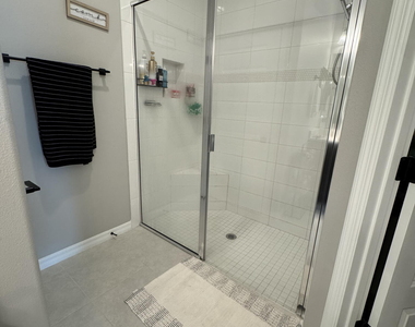 3010 Avalonia Drive - Photo Thumbnail 9