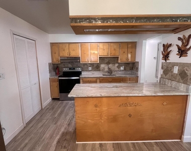 2796 Lancaster Road - Photo Thumbnail 8