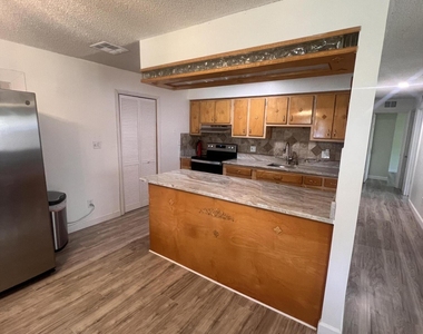 2796 Lancaster Road - Photo Thumbnail 5