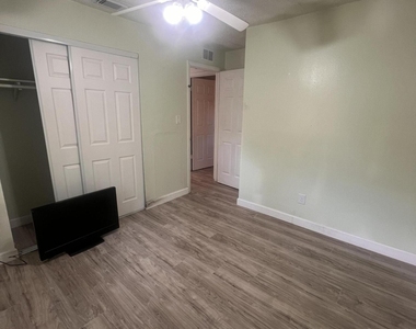2796 Lancaster Road - Photo Thumbnail 22