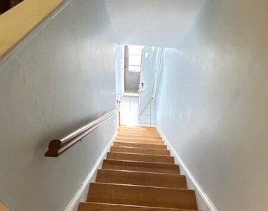 120 E Colonial Court - Photo Thumbnail 9