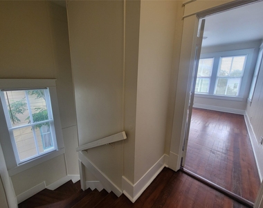 2221 35th Street - Photo Thumbnail 4