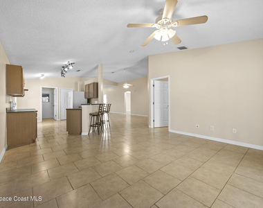4800 Manchester Drive - Photo Thumbnail 7