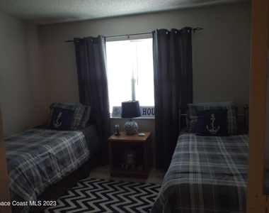 915 Sonesta Avenue Ne - Photo Thumbnail 4