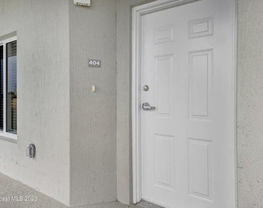 1825 Riverside Drive - Photo Thumbnail 3