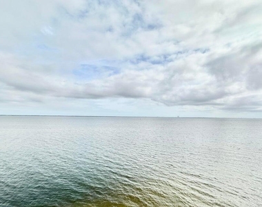 1825 Riverside Drive - Photo Thumbnail 18