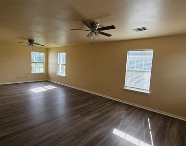 22135 Greengate Drive - Photo Thumbnail 30