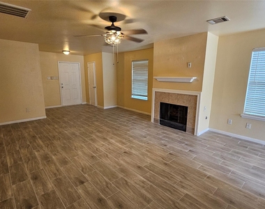 22135 Greengate Drive - Photo Thumbnail 25