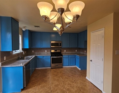 22135 Greengate Drive - Photo Thumbnail 2