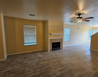 22135 Greengate Drive - Photo Thumbnail 21