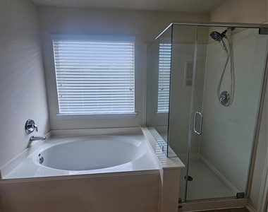 3219 Victorian Manor Lane - Photo Thumbnail 15