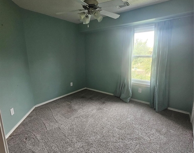 3219 Victorian Manor Lane - Photo Thumbnail 9