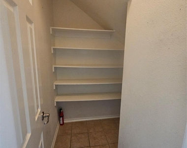 3219 Victorian Manor Lane - Photo Thumbnail 21