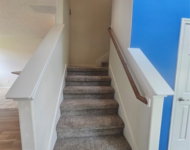 3219 Victorian Manor Lane - Photo Thumbnail 6