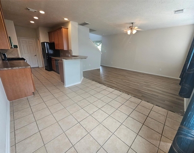 3219 Victorian Manor Lane - Photo Thumbnail 19