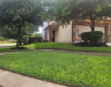 3219 Victorian Manor Lane - Photo Thumbnail 1