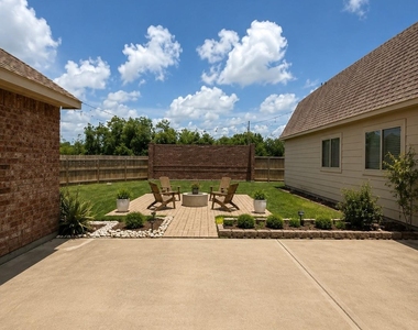 3215 Patagonia Street - Photo Thumbnail 16