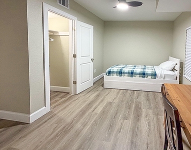 3703 Market Street - Photo Thumbnail 18
