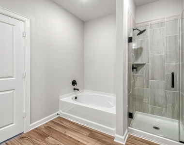 15765 Bayberry Trace Drive - Photo Thumbnail 12