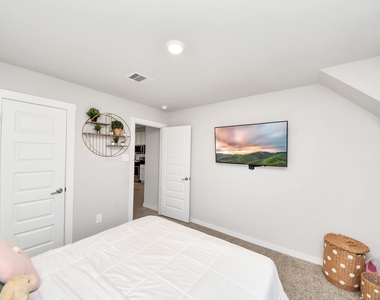 3306 Dagostino Creek Drive - Photo Thumbnail 14