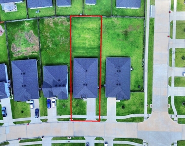 3306 Dagostino Creek Drive - Photo Thumbnail 4