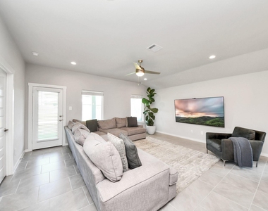 3306 Dagostino Creek Drive - Photo Thumbnail 25