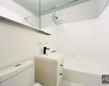 West 53rd Street - Photo Thumbnail 5