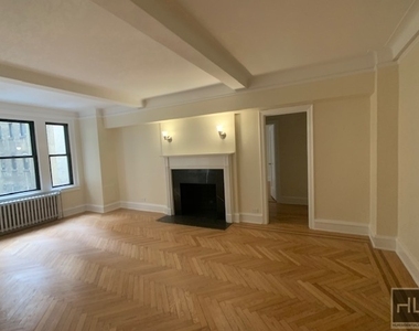 East 68 Street - Photo Thumbnail 1