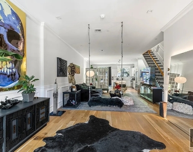 586 Quincy Street - Photo Thumbnail 6