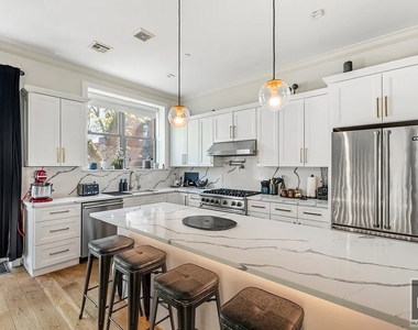 586 Quincy Street - Photo Thumbnail 2