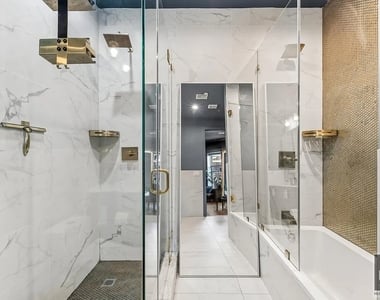 586 Quincy Street - Photo Thumbnail 9