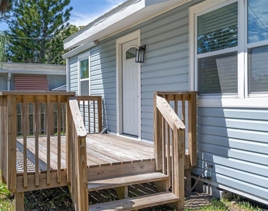 5535 Pasco Way - Photo Thumbnail 3