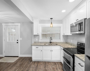 5535 Pasco Way - Photo Thumbnail 10