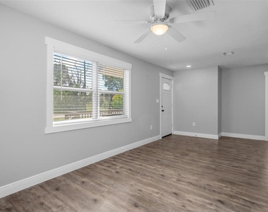 5535 Pasco Way - Photo Thumbnail 8
