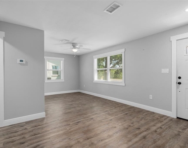 5535 Pasco Way - Photo Thumbnail 9