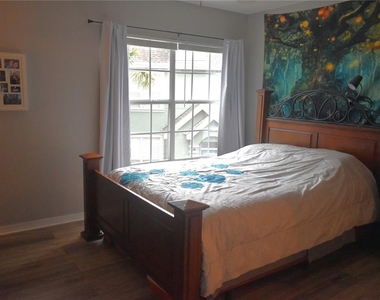 9078 Lake Chase Island Way - Photo Thumbnail 14